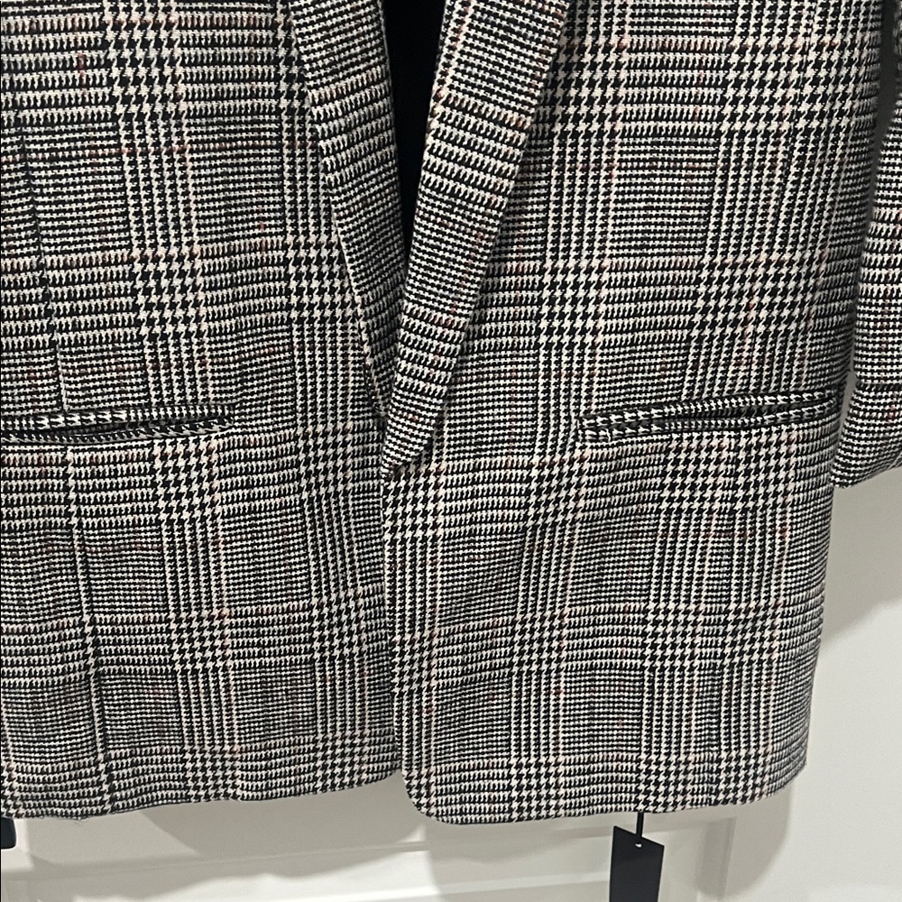 New! Blank NYC‎ Women's Black and White Plaid Blazer Size XS - Picture 3 of 8